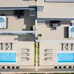 Bellatrix 1 & 2 - Two Heated Pools & Jacuzzi 别墅 沃希