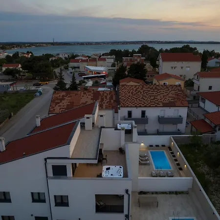 Bellatrix 1 & 2 - Two Heated Pools & Jacuzzi