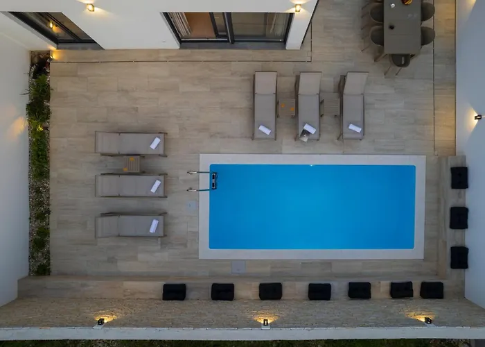 Bellatrix 1 & 2 - Two Heated Pools & Jacuzzi * Vrsi