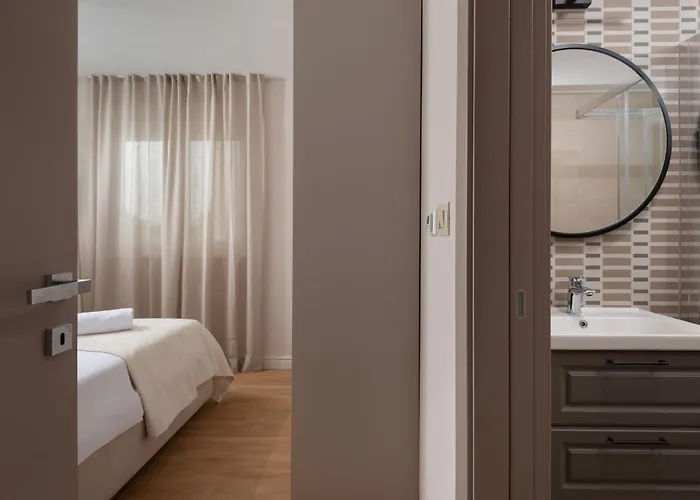 Bellatrix 1 & 2 - Two Heated Pools & Jacuzzi Villa Vrsi