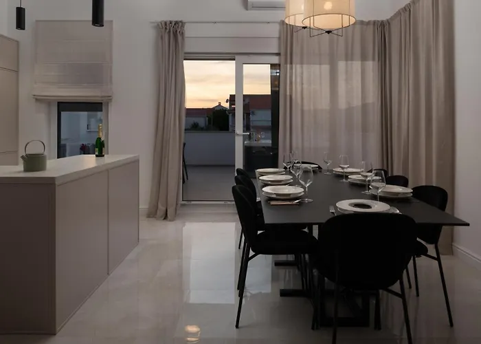 Bellatrix 1 & 2 - Two Heated Pools & Jacuzzi Villa