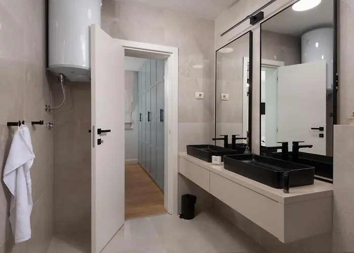 Villa Bellatrix 1 & 2 - Two Heated Pools & Jacuzzi Vrsi