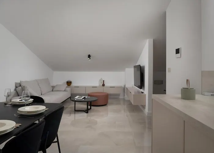 Villa Bellatrix 1 & 2 - Two Heated Pools & Jacuzzi