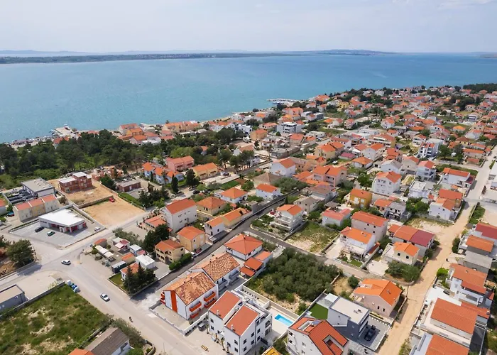 Bellatrix 1 & 2 - Two Heated Pools & Jacuzzi * ヴーシ