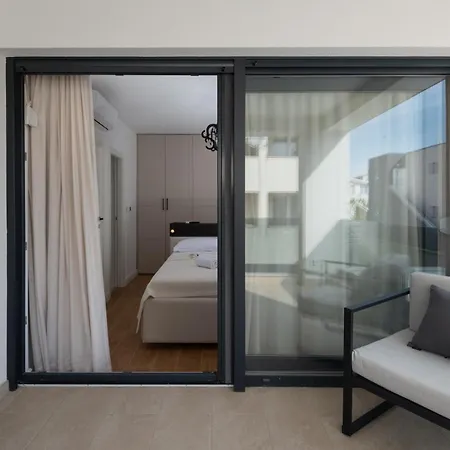 Villa Bellatrix 1 & 2 - Two Heated Pools & Jacuzzi