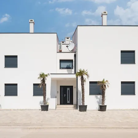 Bellatrix 1 & 2 - Two Heated Pools & Jacuzzi * Vrsi