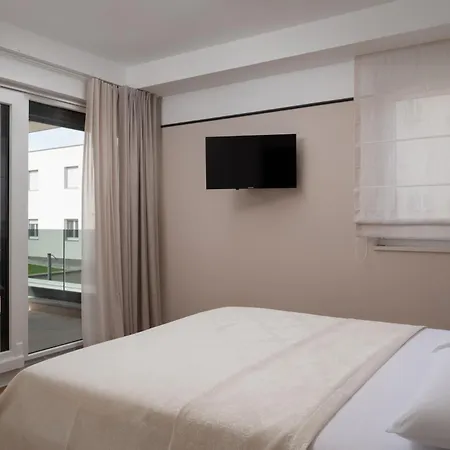 Bellatrix 1 & 2 - Two Heated Pools & Jacuzzi Villa Vrsi