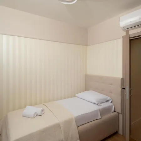 Bellatrix 1 & 2 - Two Heated Pools & Jacuzzi Vrsi