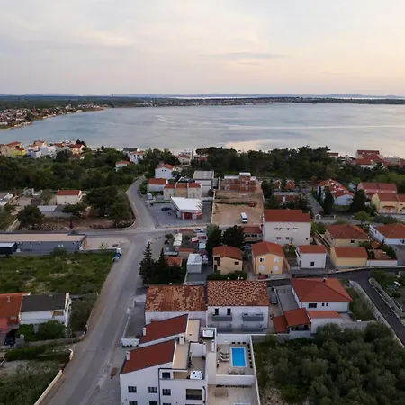 Bellatrix 1 & 2 - Two Heated Pools & Jacuzzi Vrsi