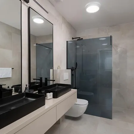 Villa Bellatrix 1 & 2 - Two Heated Pools & Jacuzzi