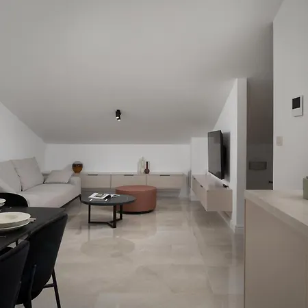 Villa Bellatrix 1 & 2 - Two Heated Pools & Jacuzzi