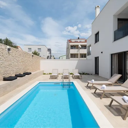 Bellatrix 1 & 2 - Two Heated Pools & Jacuzzi Vrsi