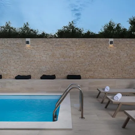 Villa Bellatrix 1 & 2 - Two Heated Pools & Jacuzzi Vrsi