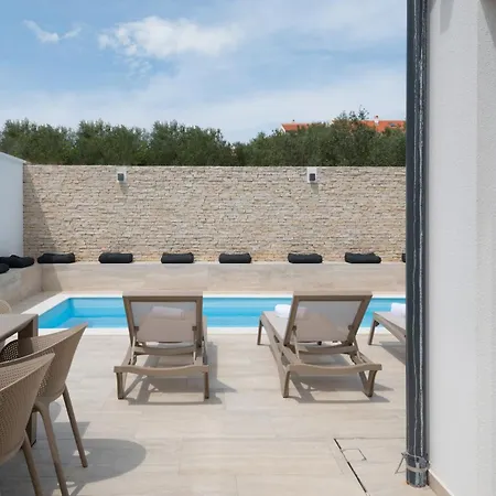 Bellatrix 1 & 2 - Two Heated Pools & Jacuzzi Villa Vrsi