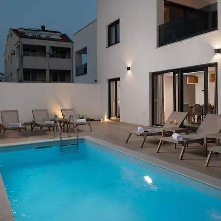 Bellatrix 1 & 2 - Two Heated Pools & Jacuzzi Vrsi