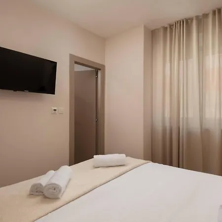 Bellatrix 1 & 2 - Two Heated Pools & Jacuzzi Villa