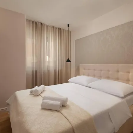 Bellatrix 1 & 2 - Two Heated Pools & Jacuzzi * Vrsi