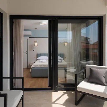 Bellatrix 1 & 2 - Two Heated Pools & Jacuzzi