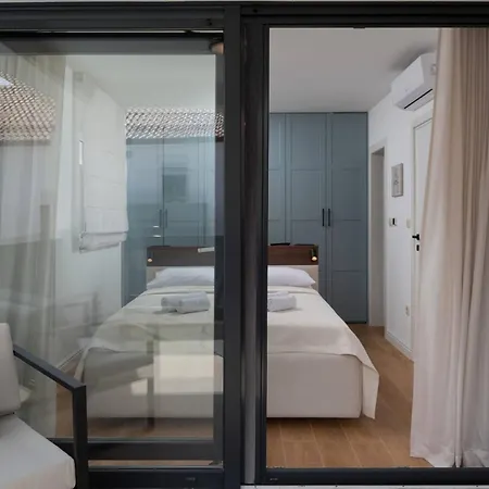 Bellatrix 1 & 2 - Two Heated Pools & Jacuzzi Vila Vrsi