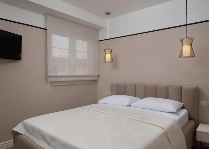 Bellatrix 1 & 2 - Two Heated Pools & Jacuzzi *