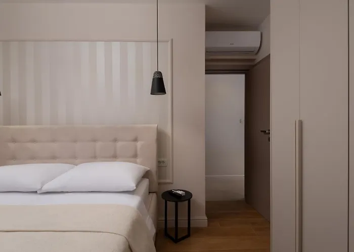 Vila Bellatrix 1 & 2 - Two Heated Pools & Jacuzzi *