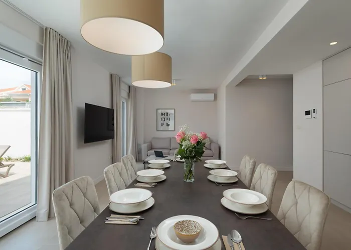 Bellatrix 1 & 2 - Two Heated Pools & Jacuzzi