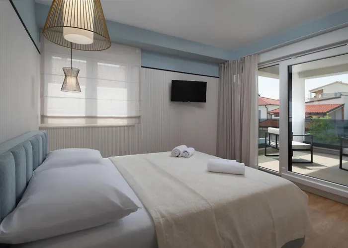 Bellatrix 1 & 2 - Two Heated Pools & Jacuzzi *