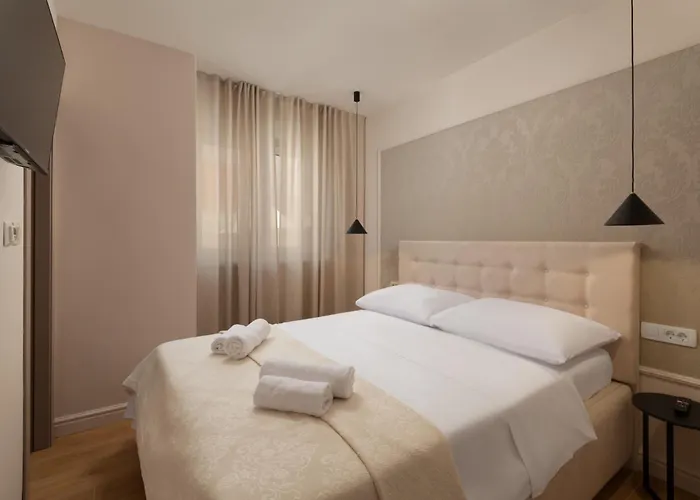 Bellatrix 1 & 2 - Two Heated Pools & Jacuzzi