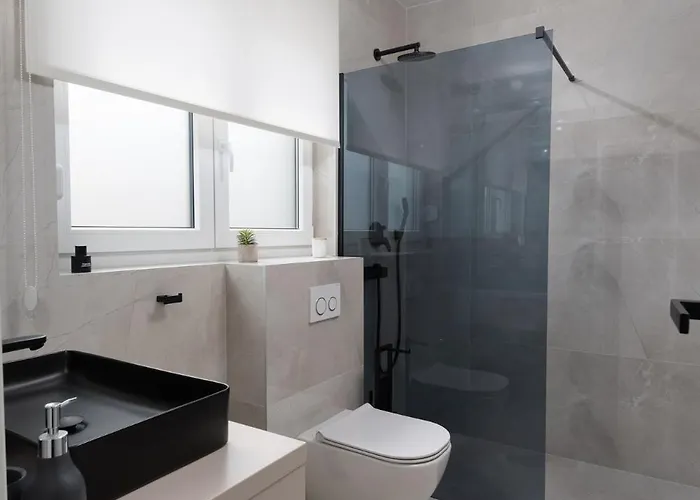 Bellatrix 1 & 2 - Two Heated Pools & Jacuzzi *