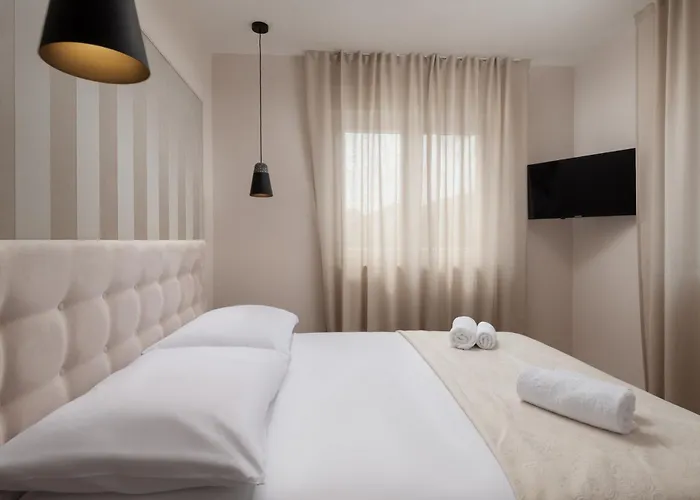 Vila Bellatrix 1 & 2 - Two Heated Pools & Jacuzzi *