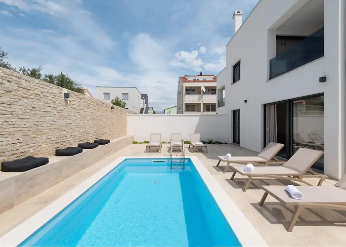 Bellatrix 1 & 2 - Two Heated Pools & Jacuzzi Vrsi